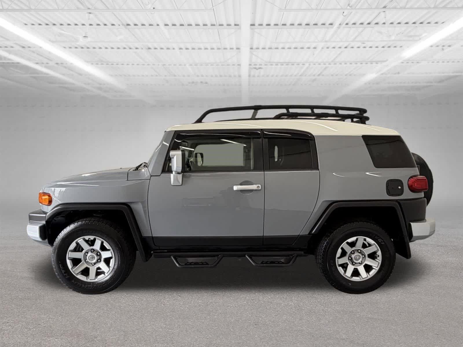 Thumbnail: 2014 Toyota FJ Cruiser - 2