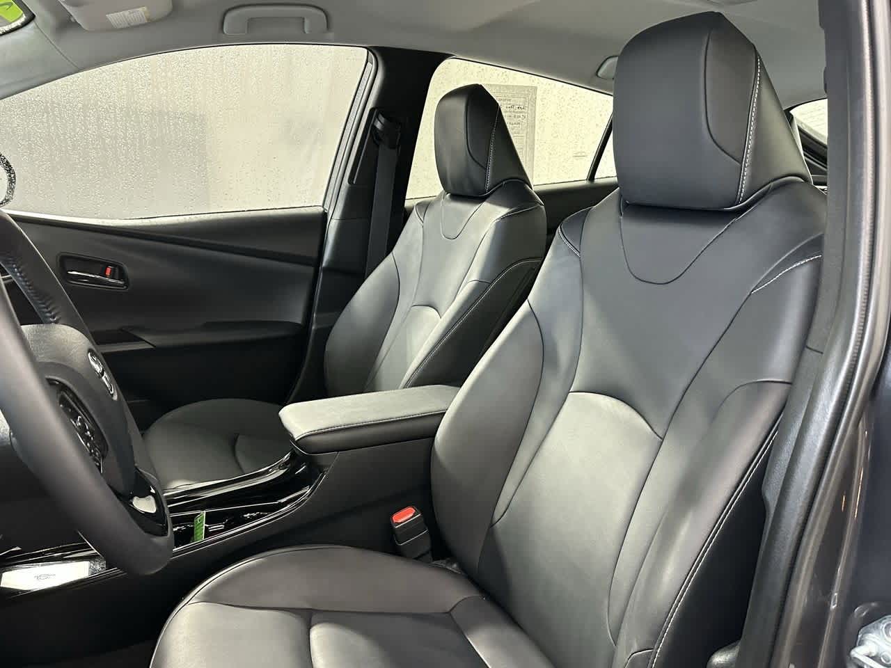 Thumbnail: 2022 Toyota Prius Prime - 10