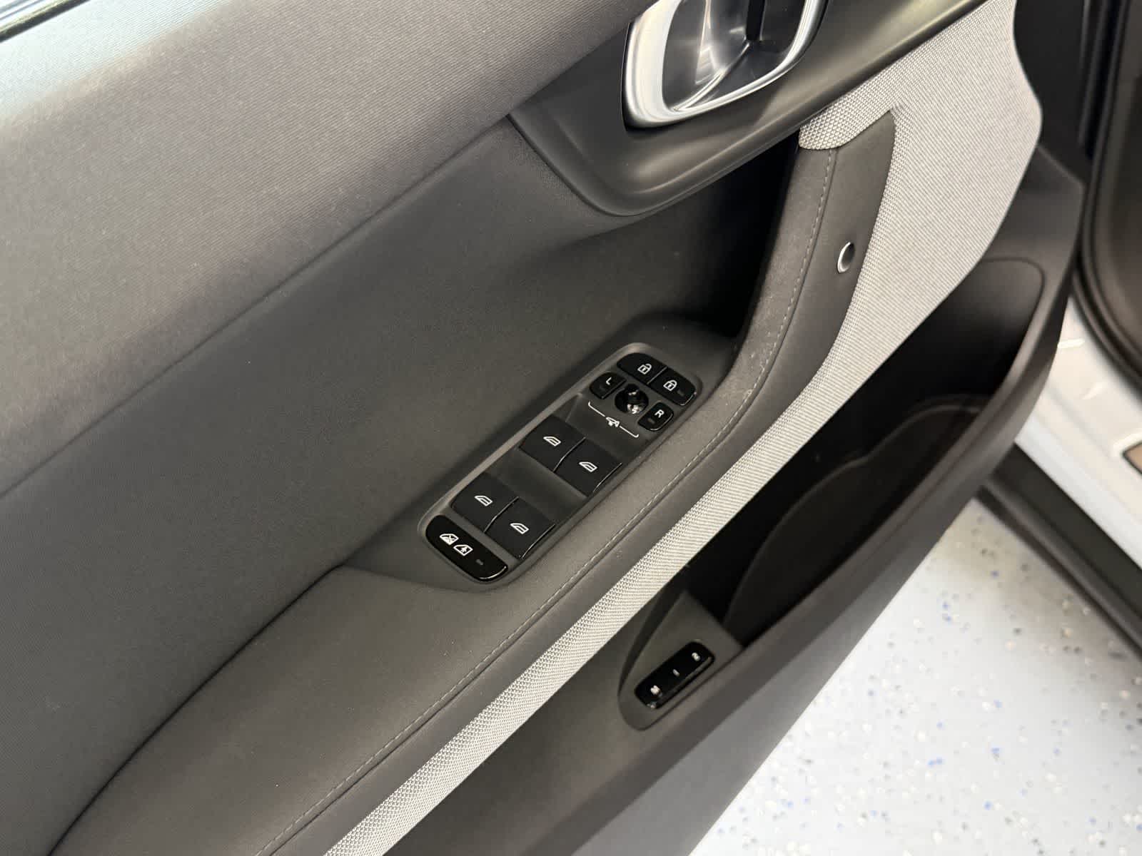 Thumbnail: 2022 Polestar 2 - 13