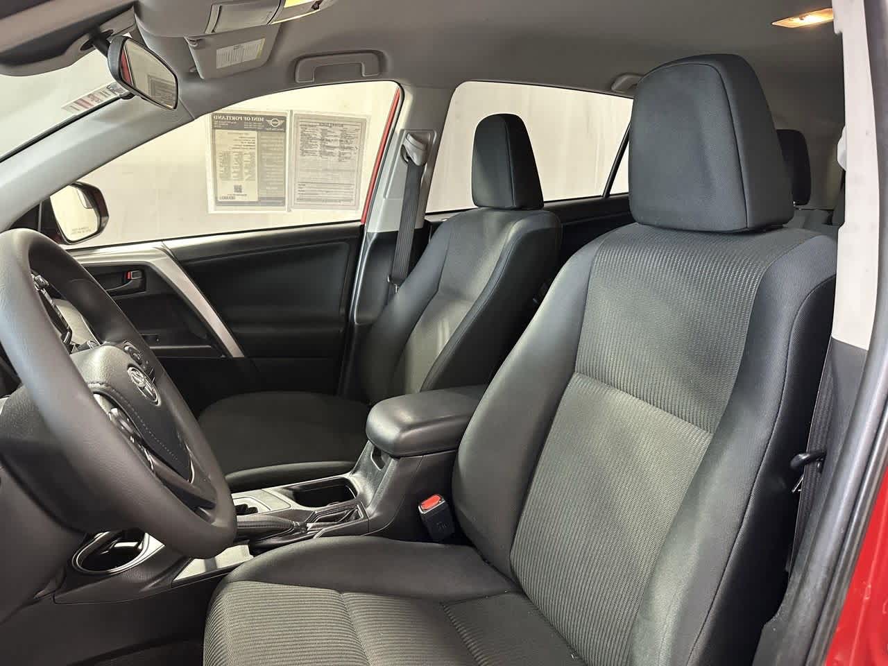 Thumbnail: 2017 Toyota RAV4 - 10