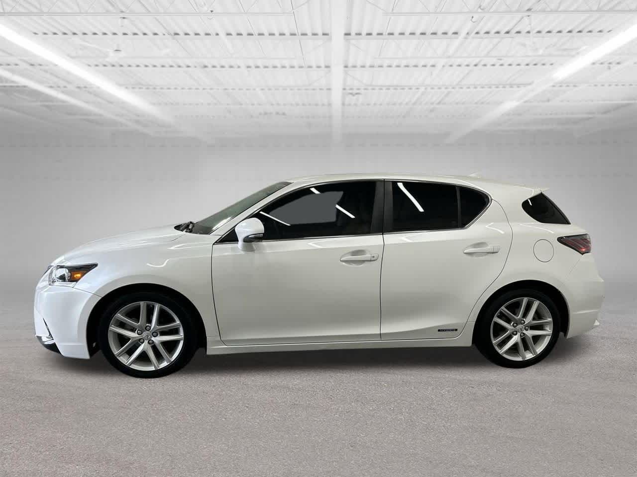Thumbnail: 2015 Lexus CT - 2