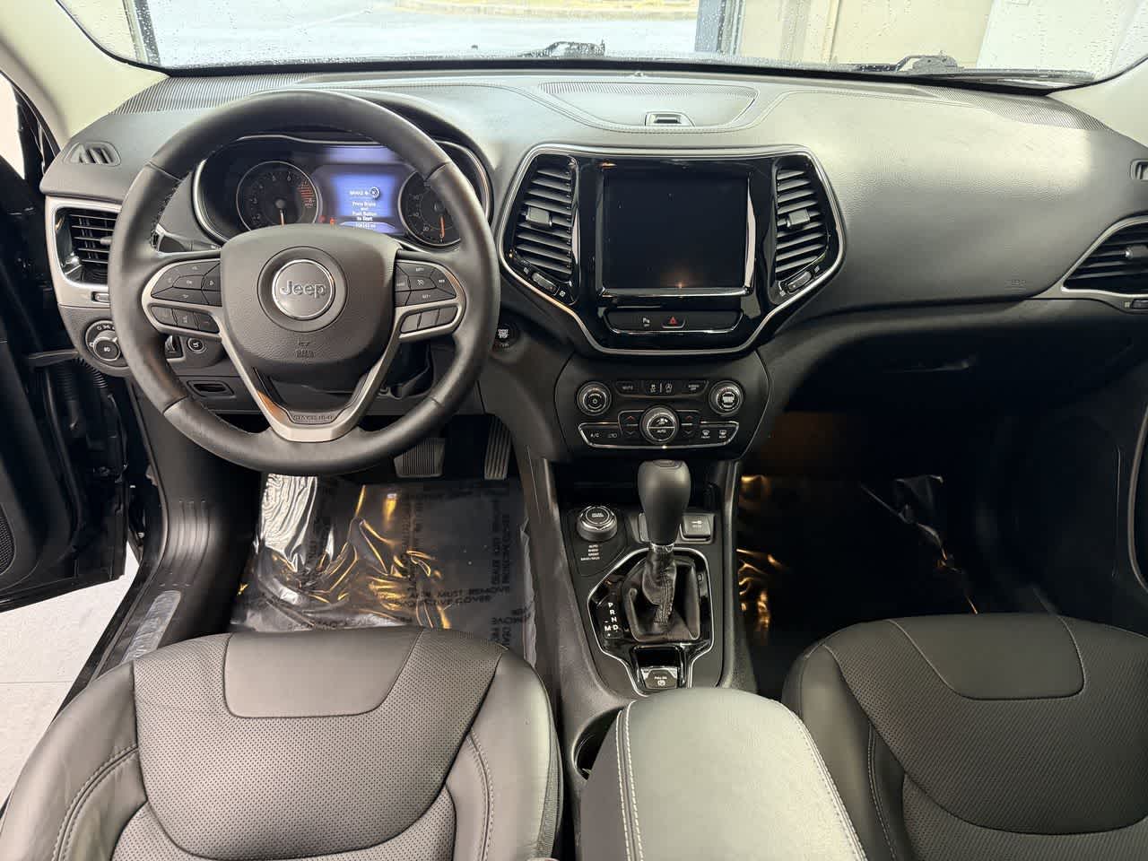 Thumbnail: 2019 Jeep Cherokee - 12