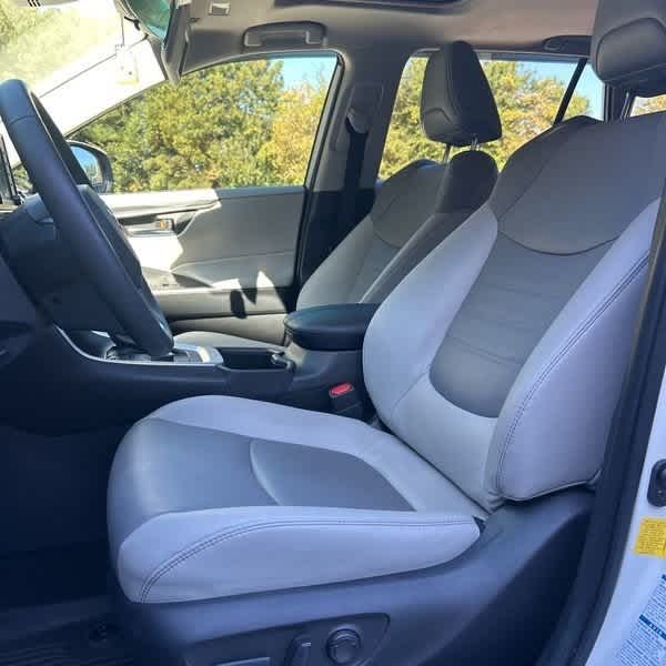 Thumbnail: 2022 Toyota RAV4 - 4