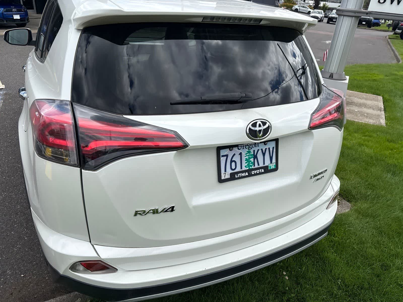 Thumbnail: 2018 Toyota RAV4 - 5