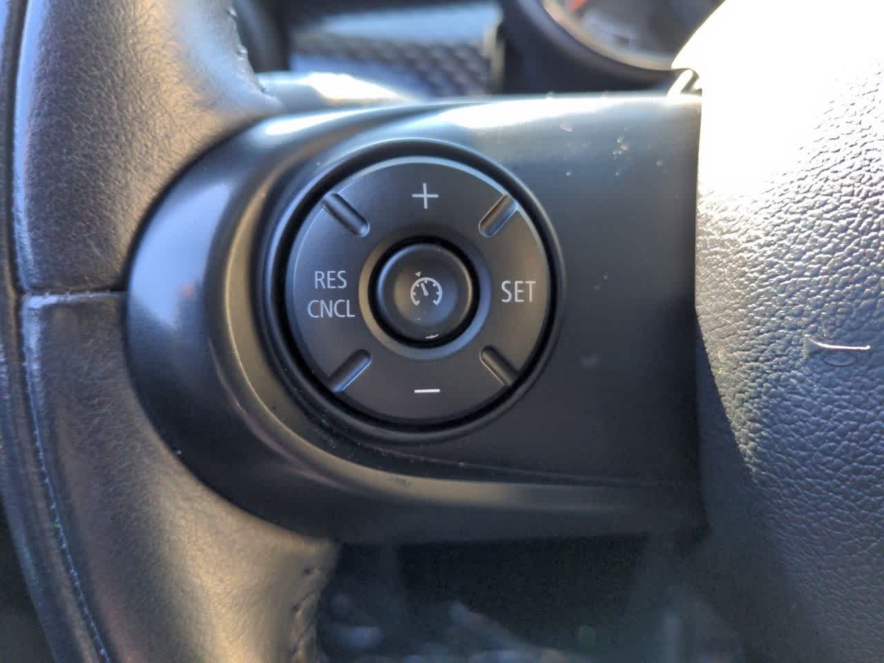 Thumbnail: 2018 MINI Cooper Hardtop - 25