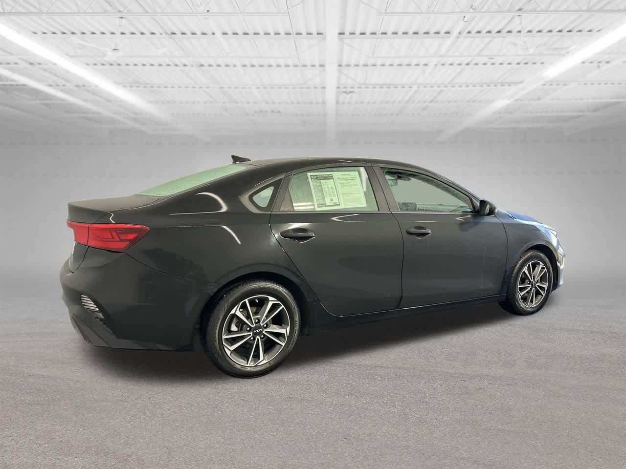 Thumbnail: 2024 Kia Forte - 4