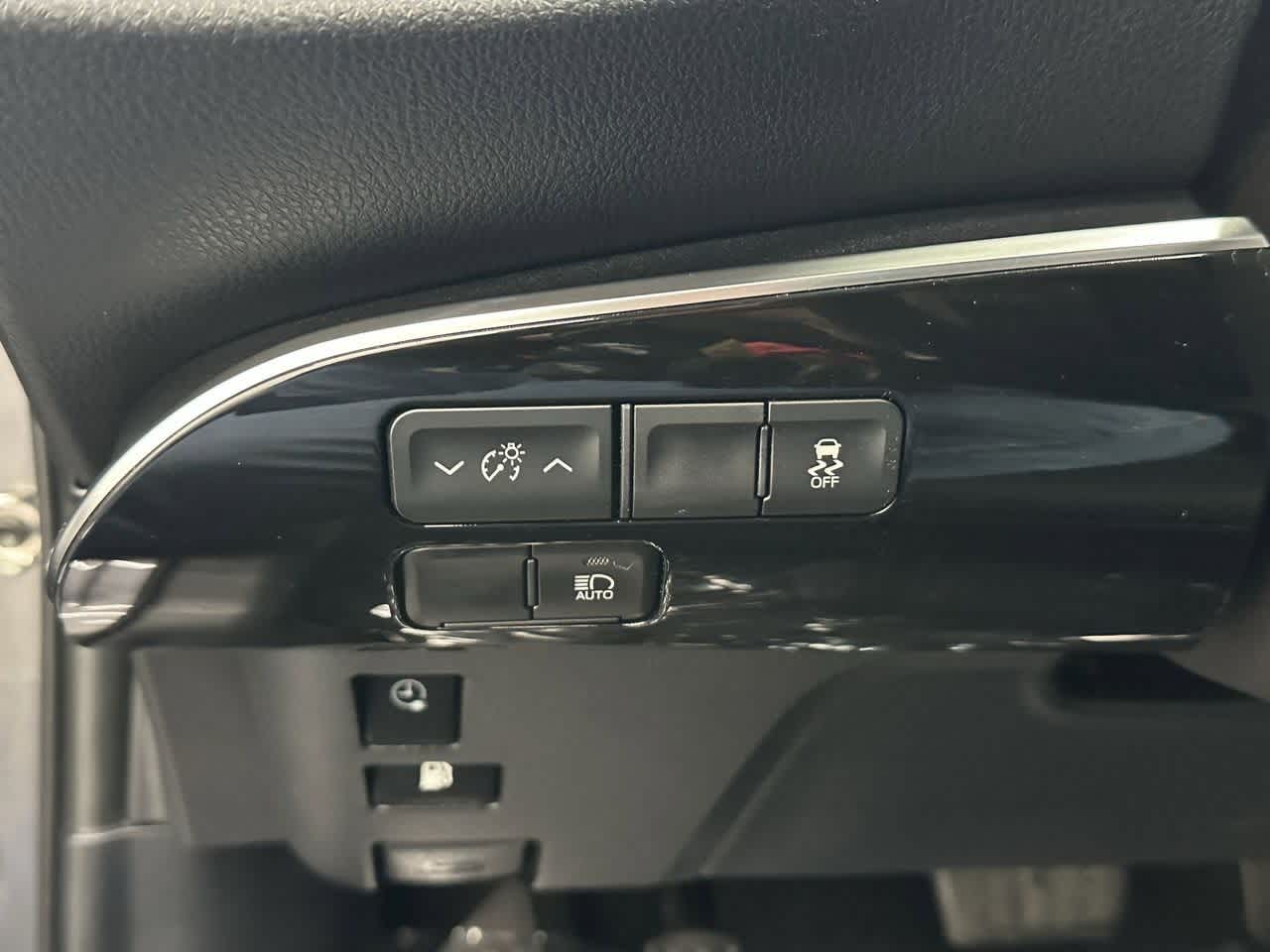 Thumbnail: 2022 Toyota Prius Prime - 14