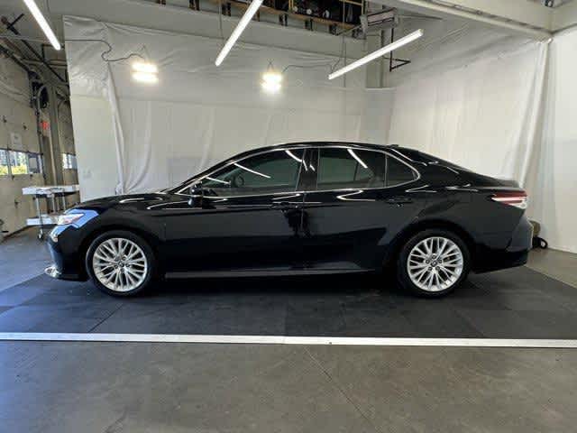 2018 Toyota Camry XLE photo 2