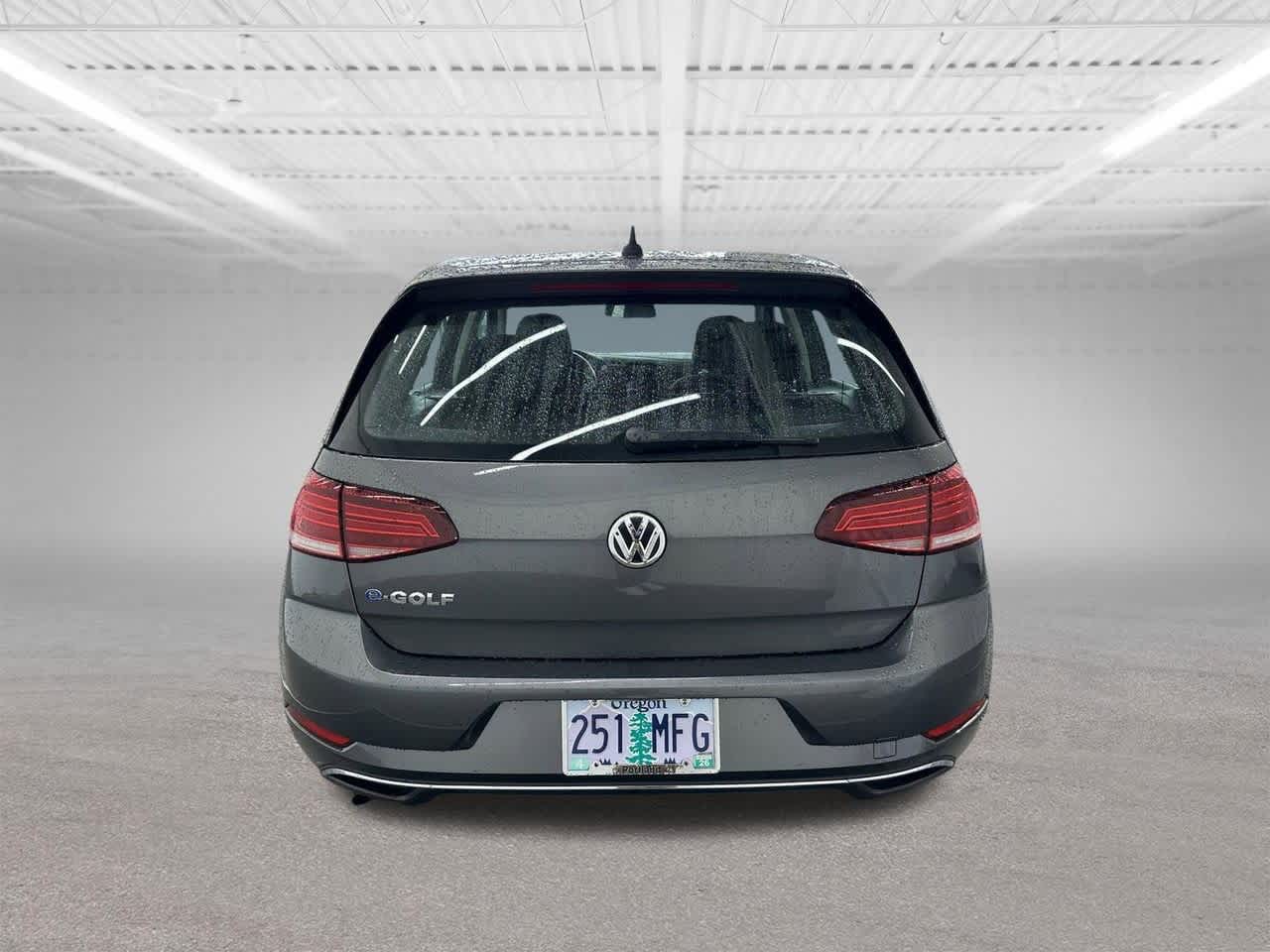 Thumbnail: 2019 Volkswagen e-Golf - 4