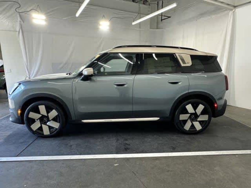 New 2026 MINI Countryman Iconic SUV