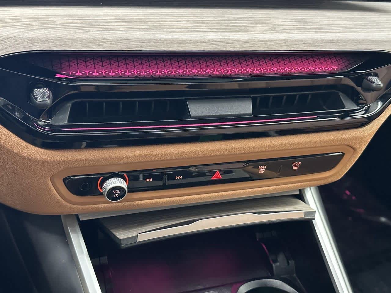 Thumbnail: 2025 BMW 3 Series - 23