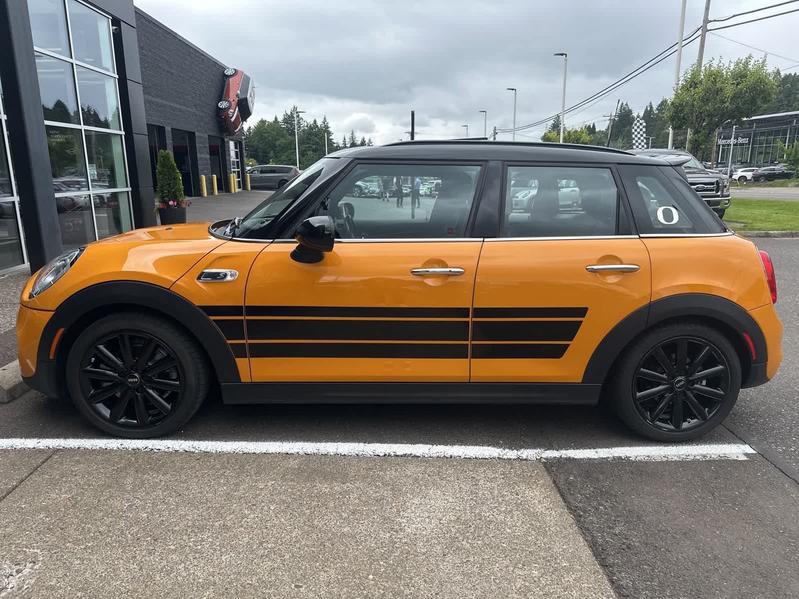 Thumbnail: 2016 MINI Cooper Hardtop - 12