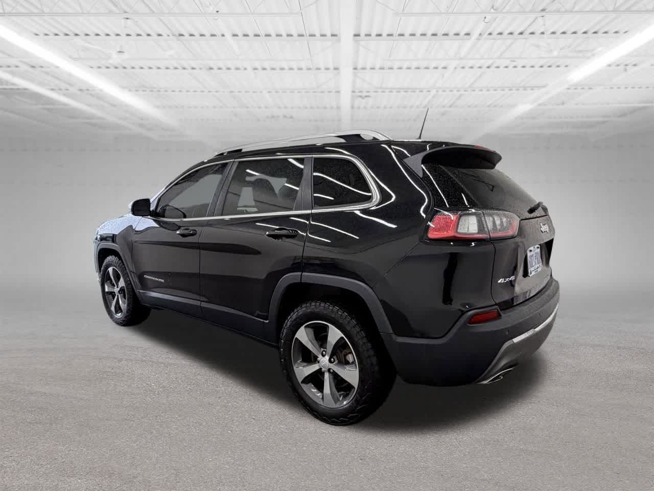 Thumbnail: 2019 Jeep Cherokee - 3