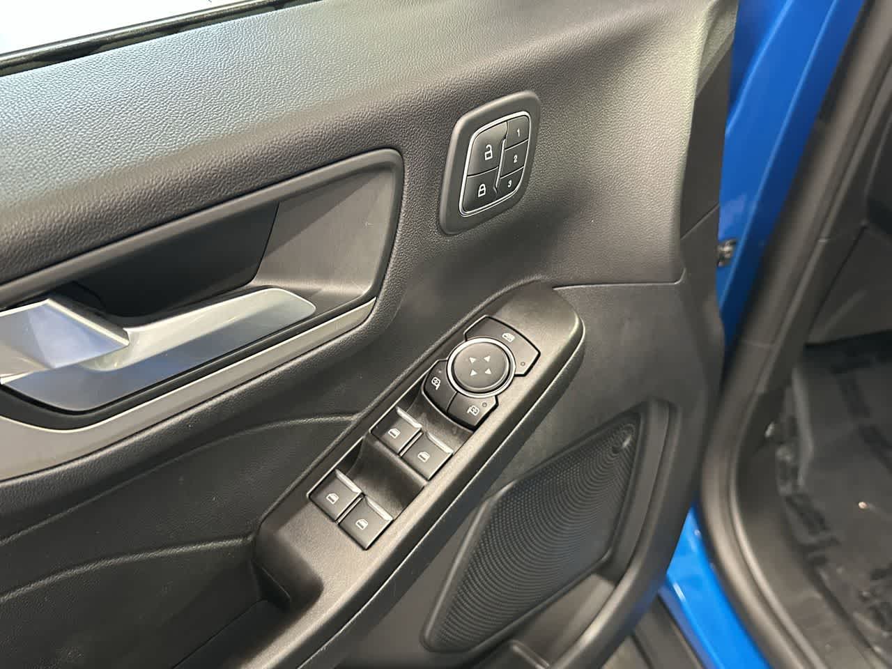 Thumbnail: 2021 Ford Escape - 15