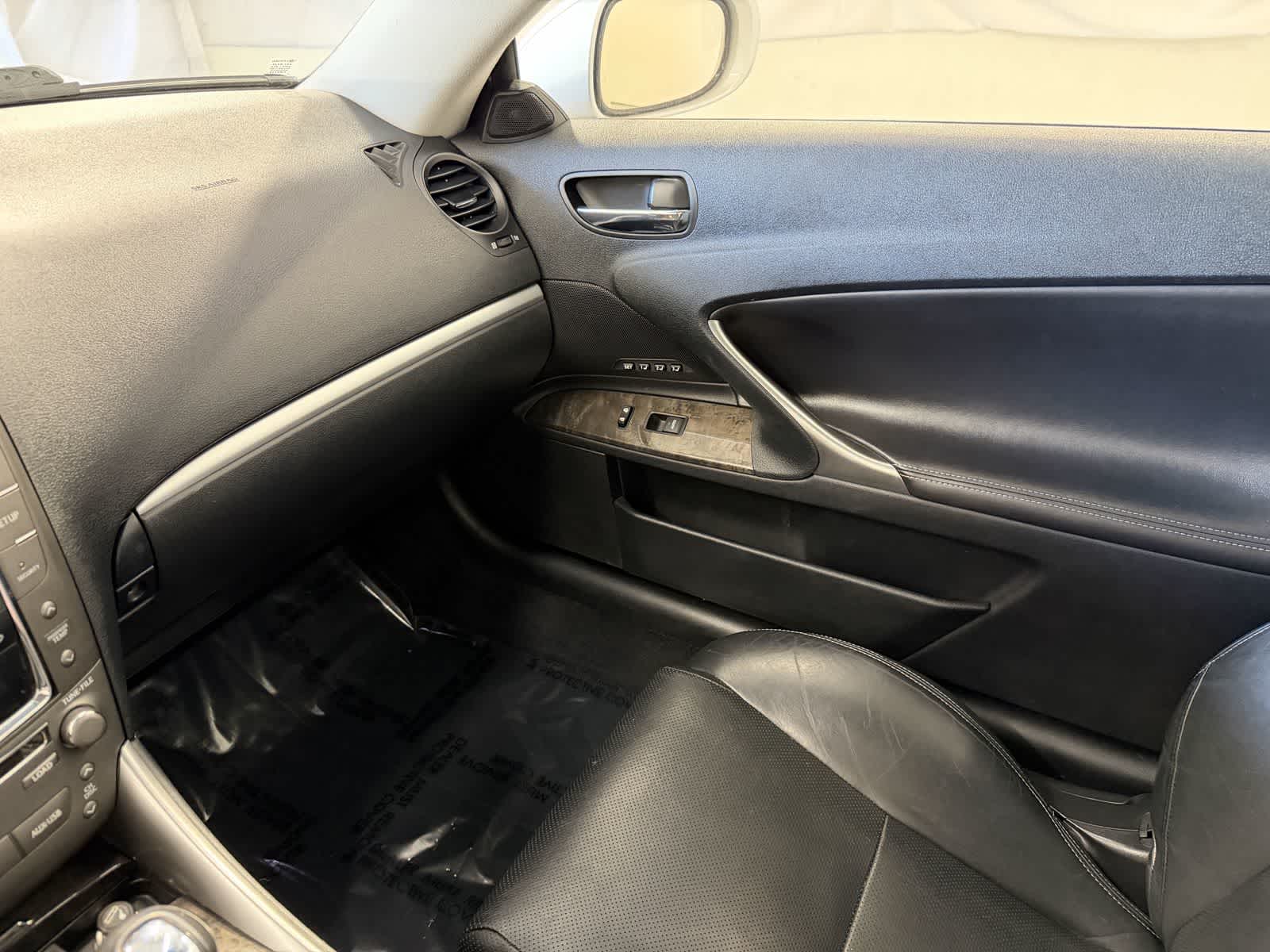 Thumbnail: 2011 Lexus IS - 22