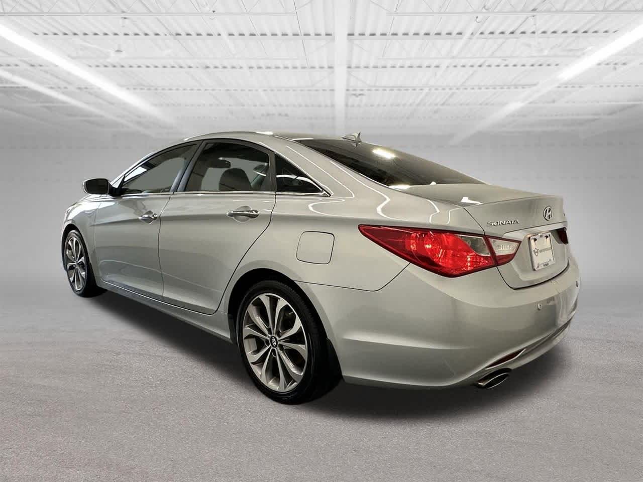 Thumbnail: 2013 Hyundai Sonata - 3