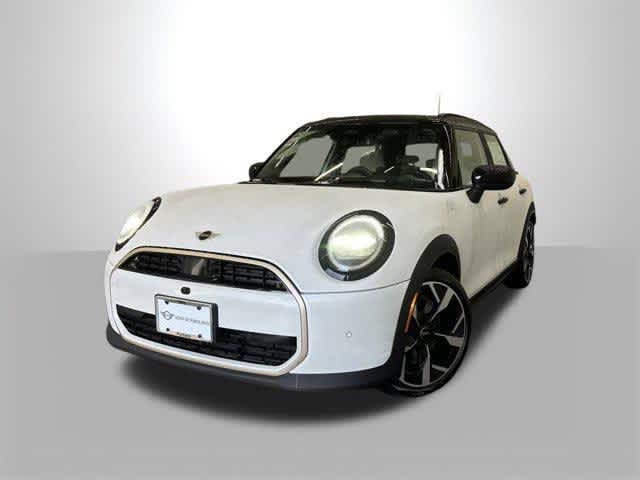 2025 MINI Hardtop 4 Door Base's photo