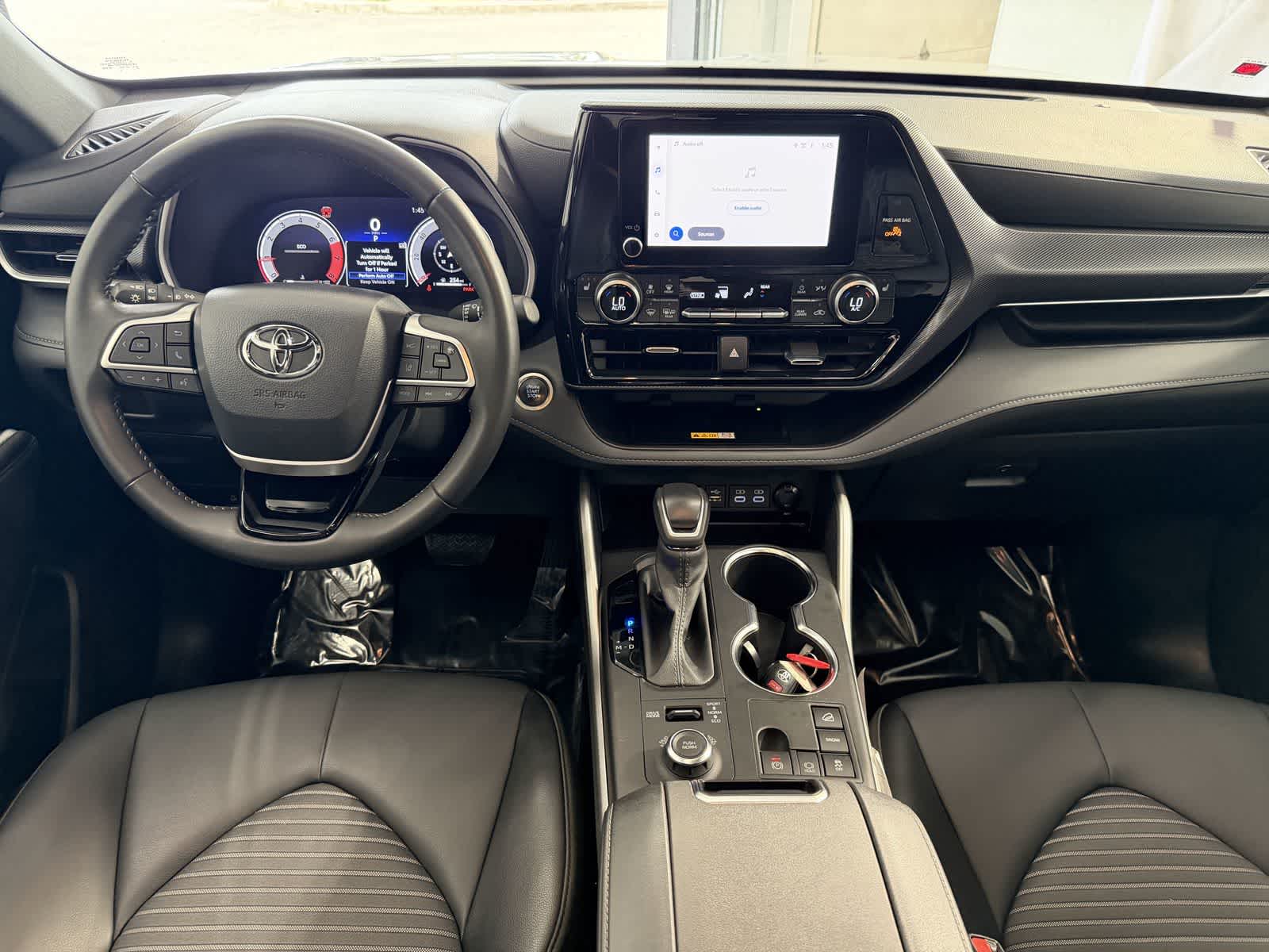 2025 Toyota Highlander XSE - Photo 13