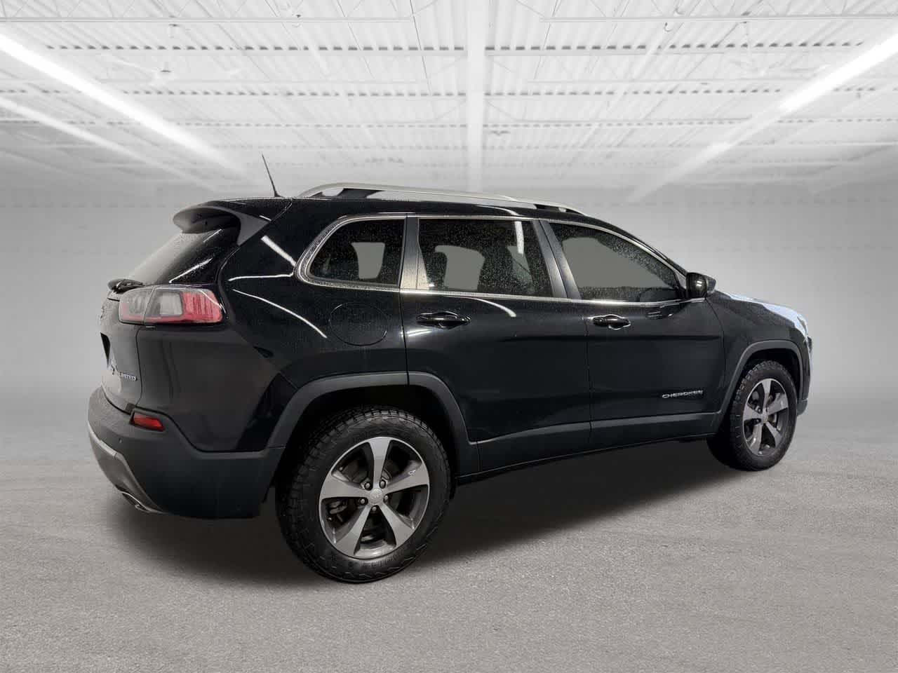 Thumbnail: 2019 Jeep Cherokee - 6