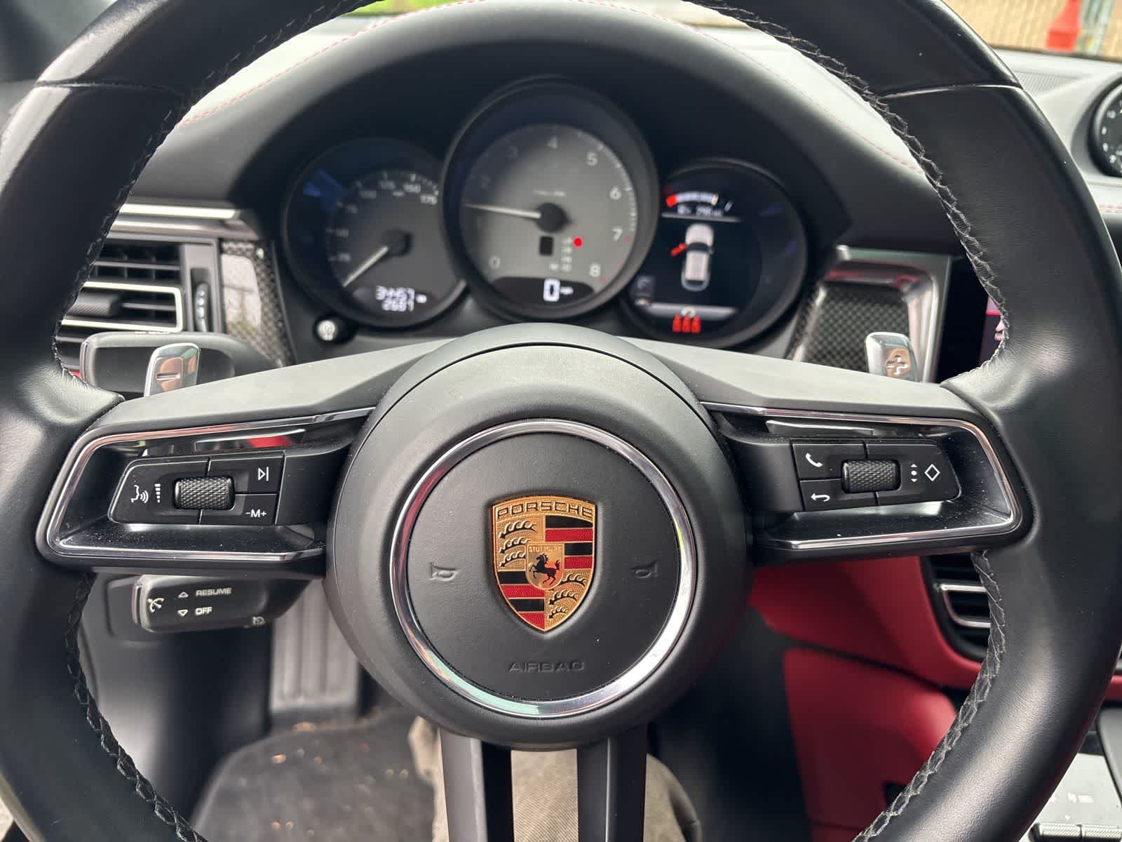 Thumbnail: 2022 Porsche Macan - 3