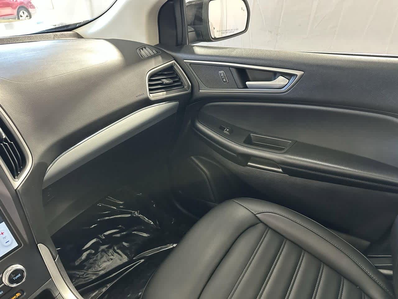 Thumbnail: 2022 Ford Edge - 24