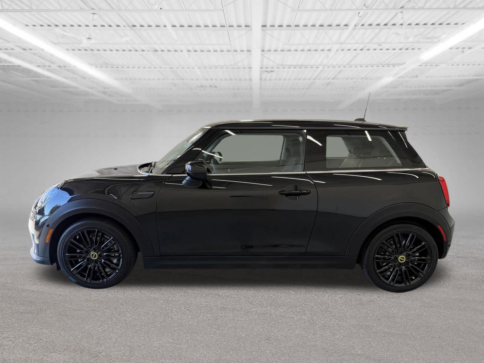 Certified 2024 MINI Hardtop 2 Door SE with VIN WMW13DJ06R2V18193 for sale in Portland, OR