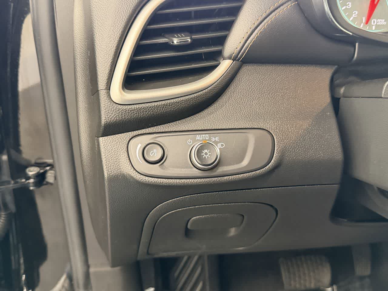 Thumbnail: 2020 Chevrolet Trax - 14