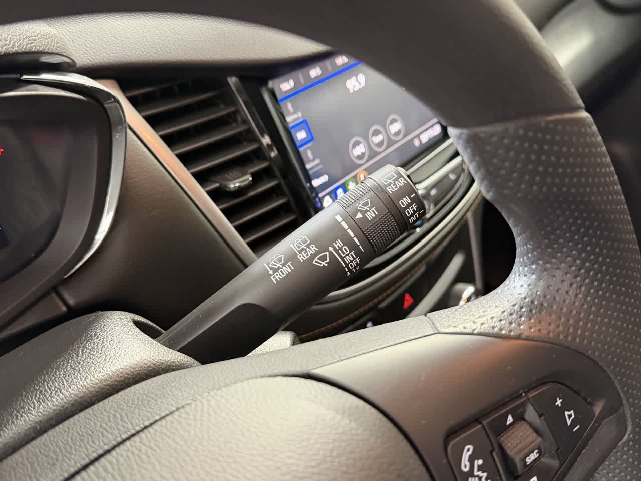 Thumbnail: 2020 Chevrolet Trax - 17