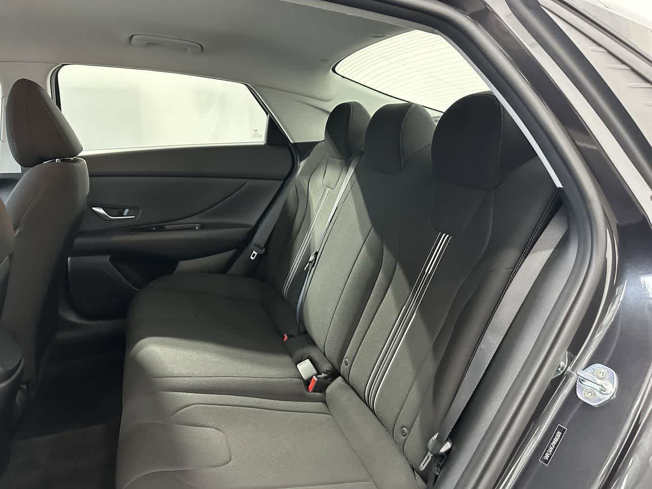 Thumbnail: 2022 Hyundai Elantra - 11