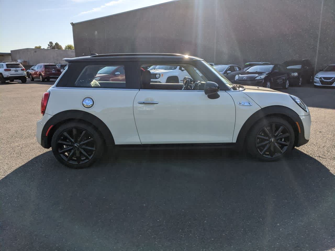Thumbnail: 2019 MINI Cooper Hardtop - 7