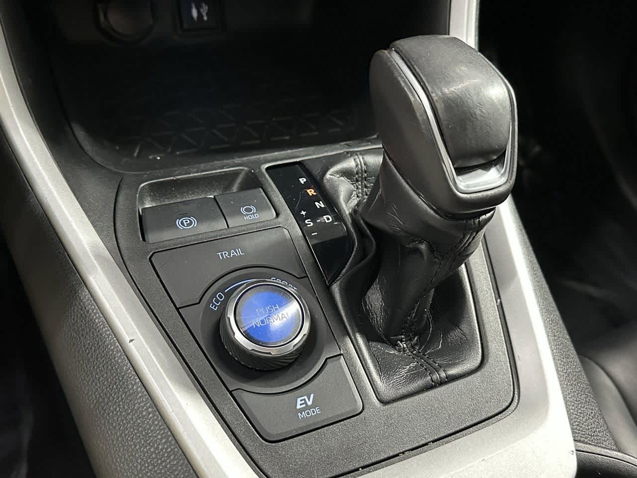 Thumbnail: 2019 Toyota RAV4 - 23