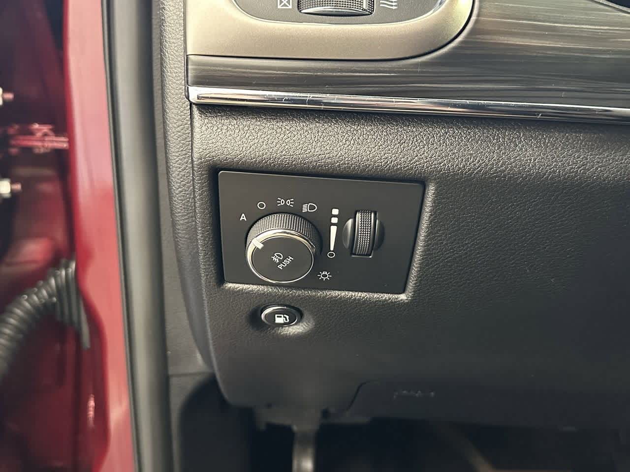 Thumbnail: 2019 Jeep Grand Cherokee - 17