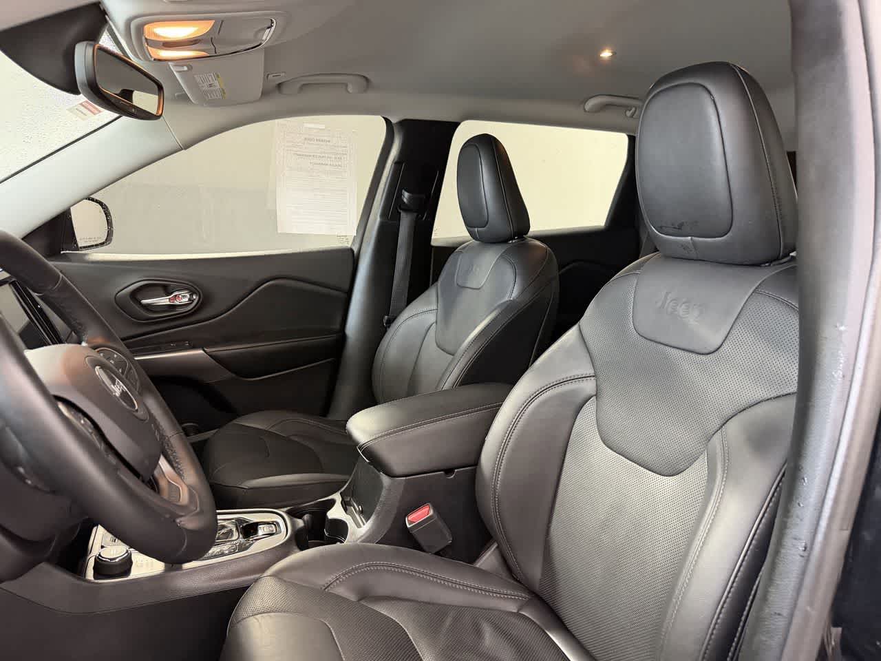 Thumbnail: 2019 Jeep Cherokee - 10