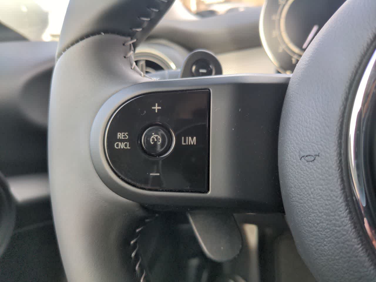 Thumbnail: 2023 MINI Cooper Hardtop - 22