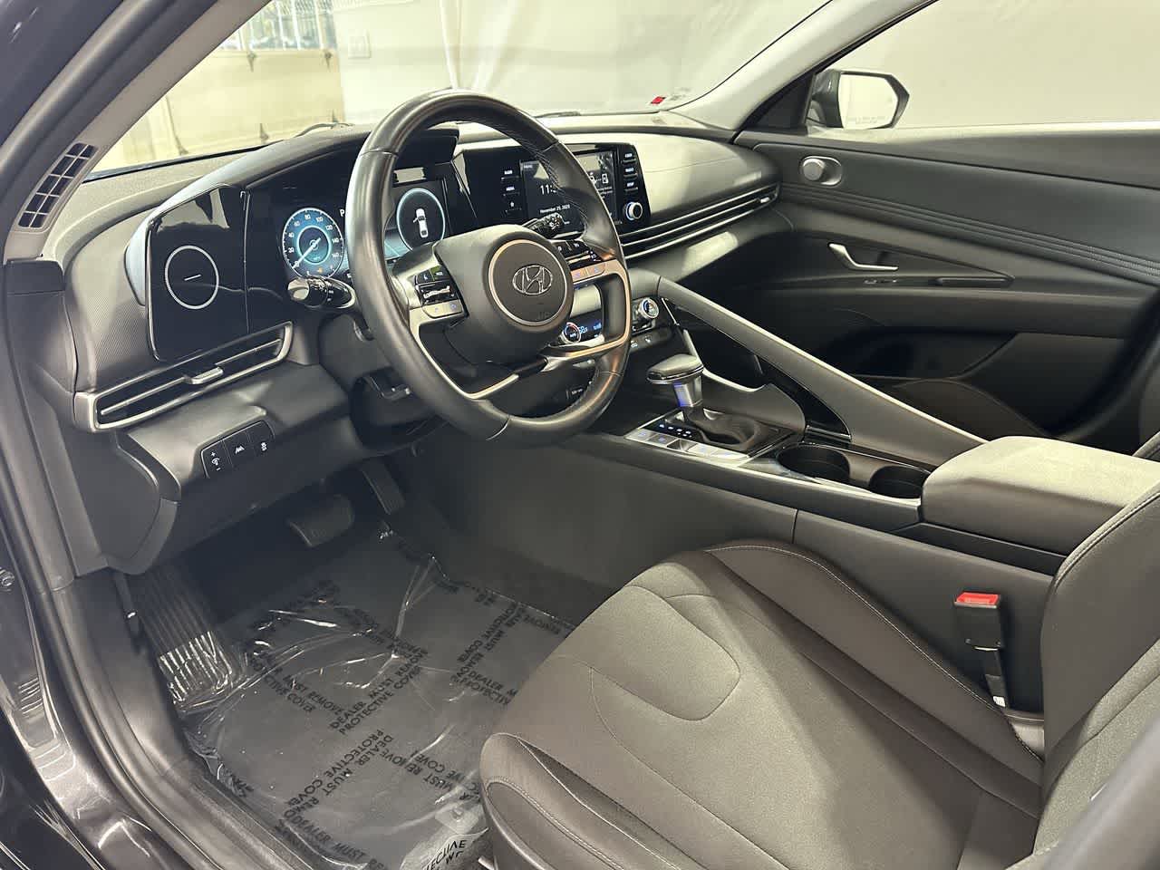 Thumbnail: 2022 Hyundai Elantra - 9