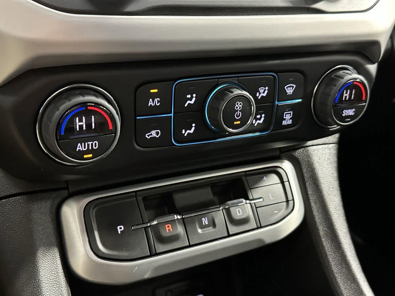 Thumbnail: 2023 GMC Acadia - 19