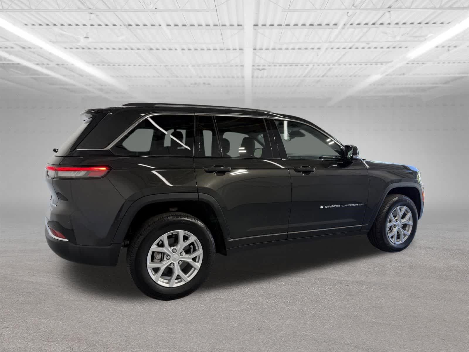 Thumbnail: 2024 Jeep Grand Cherokee - 5