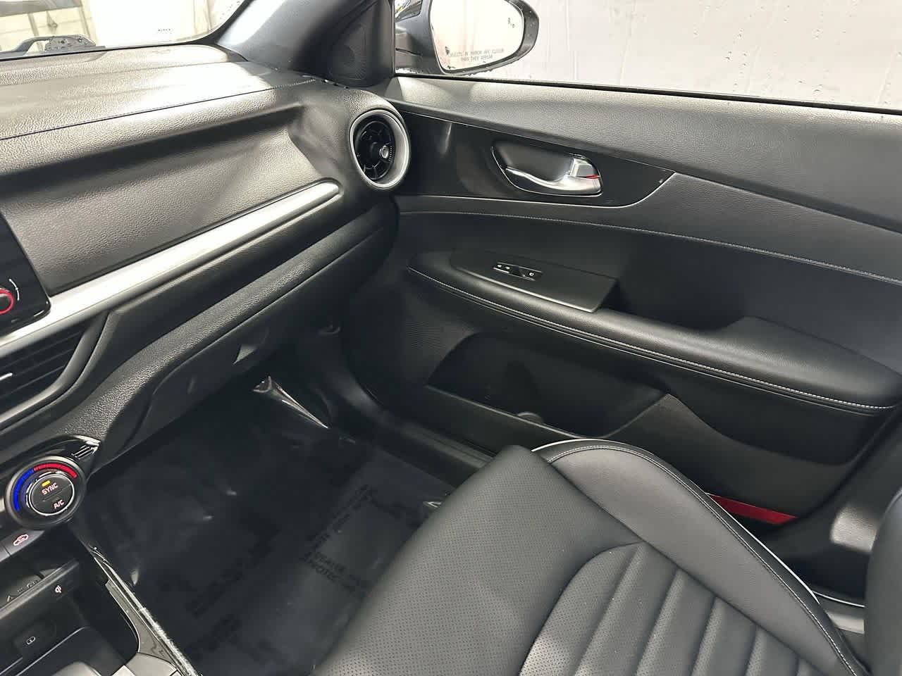 Thumbnail: 2024 Kia Forte - 25