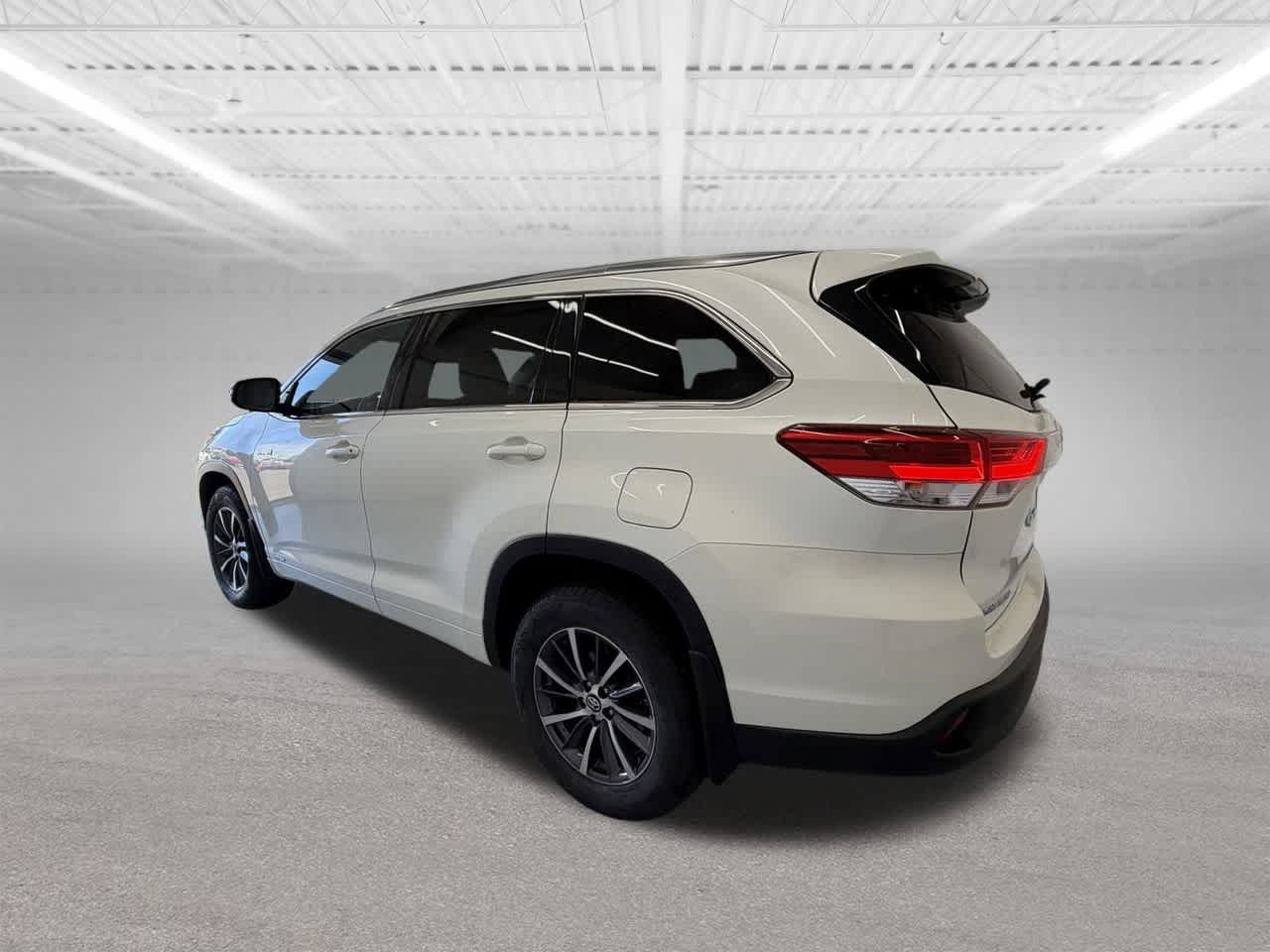 Thumbnail: 2018 Toyota Highlander - 3