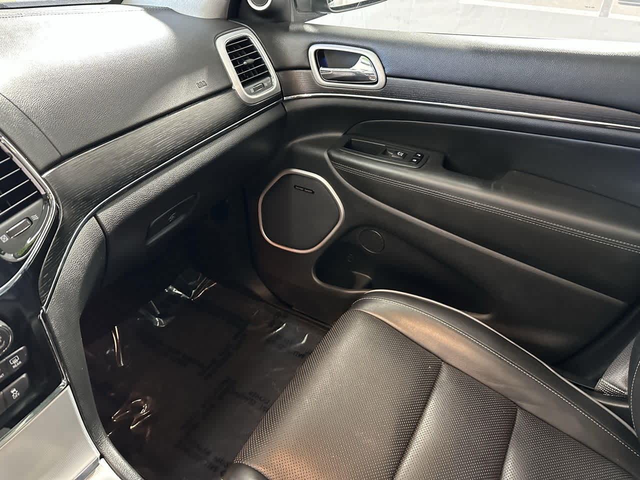 Thumbnail: 2021 Jeep Grand Cherokee - 25