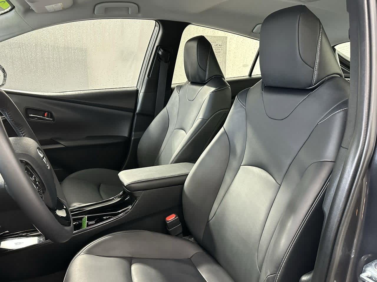 Thumbnail: 2022 Toyota Prius Prime - 10