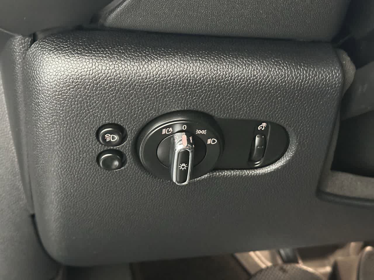 Thumbnail: 2024 MINI Cooper Convertible - 15