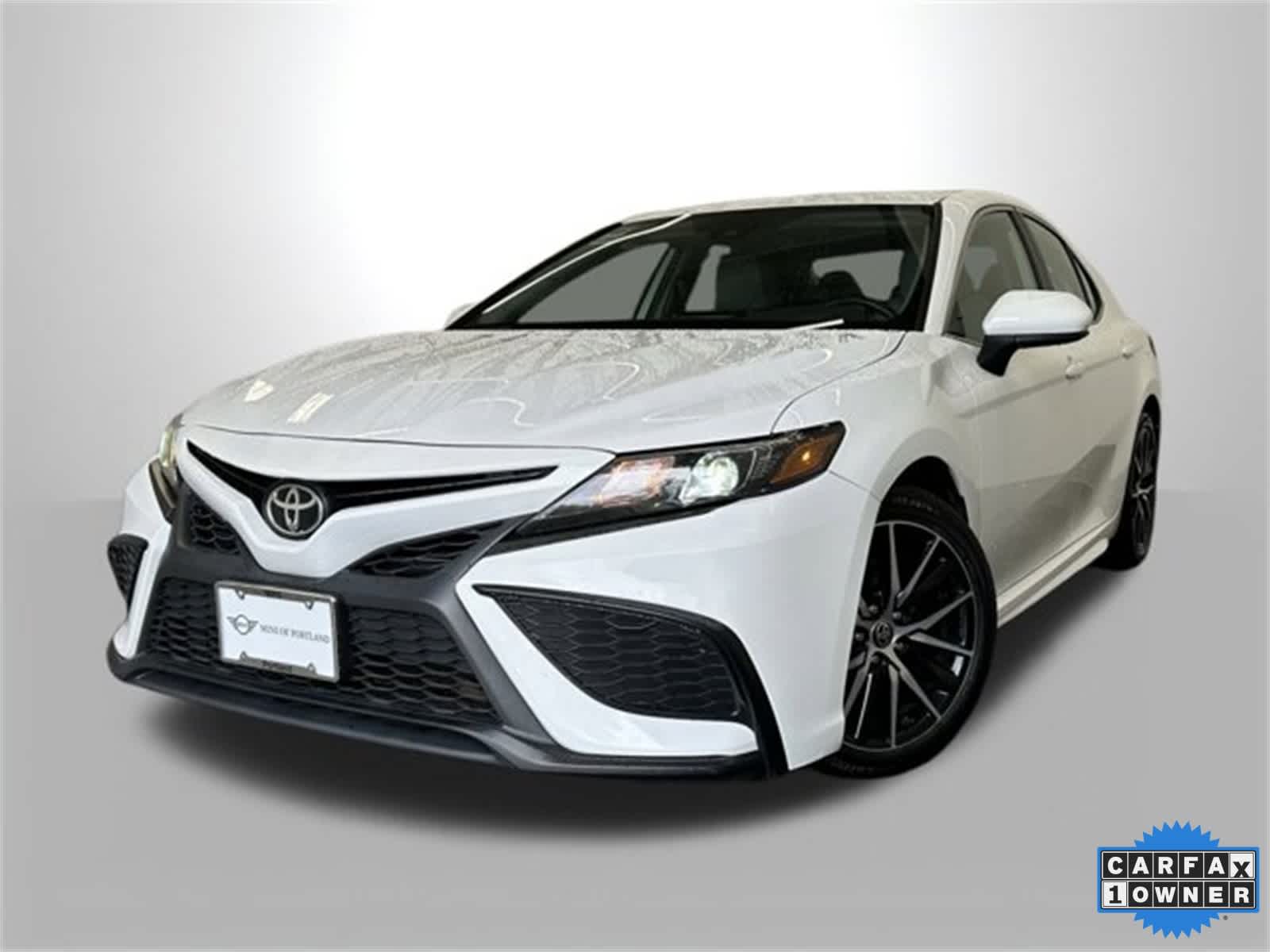 2021 Toyota Camry SE -
                  Portland, OR