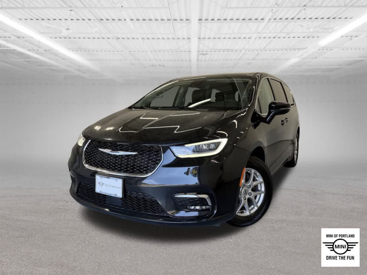 Thumbnail: 2023 Chrysler Pacifica - 1