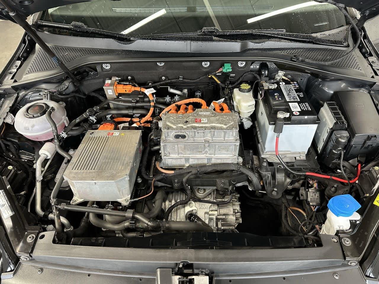 Thumbnail: 2019 Volkswagen e-Golf - 8