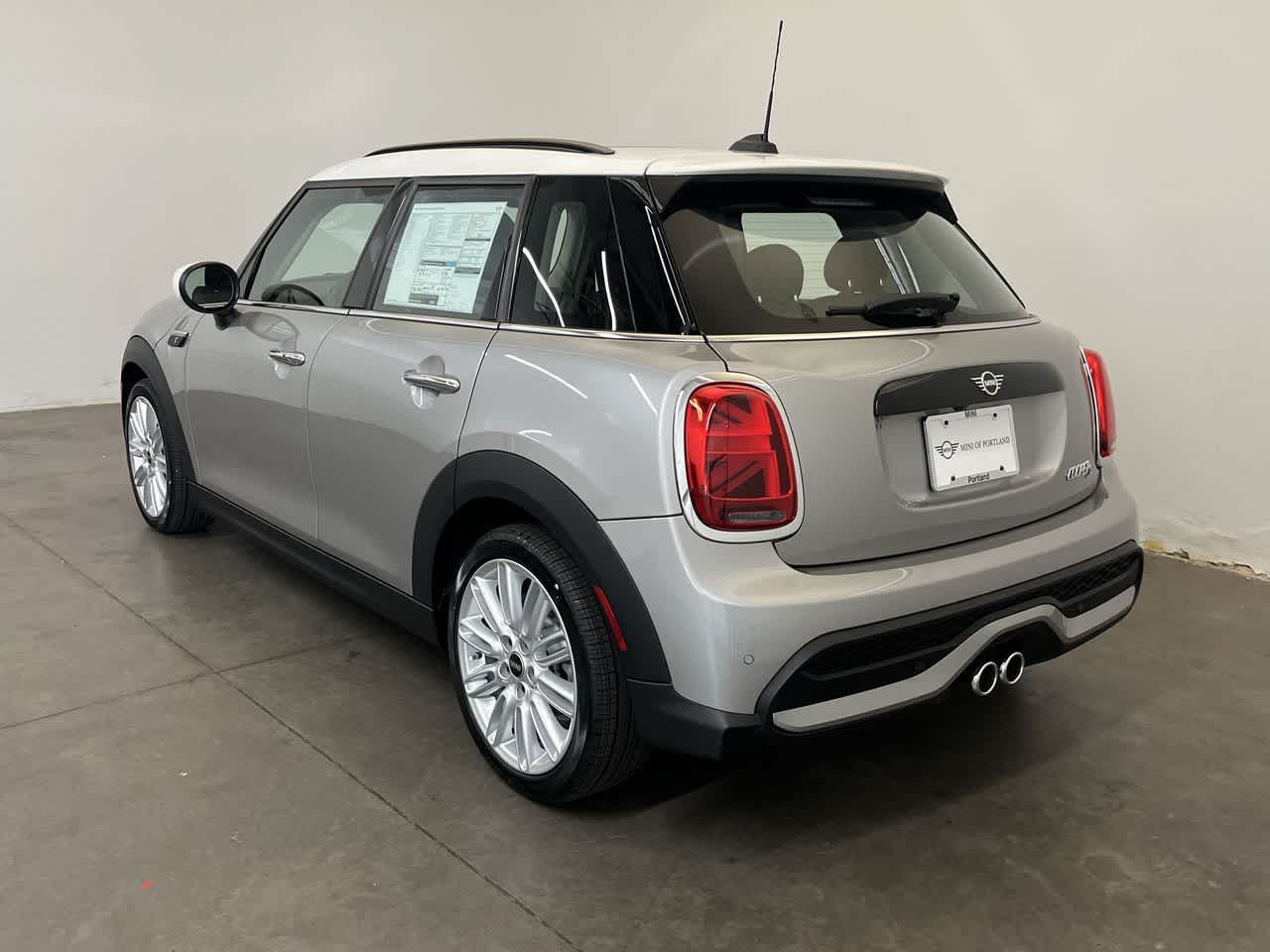 Thumbnail: 2024 MINI Cooper Hardtop - 4
