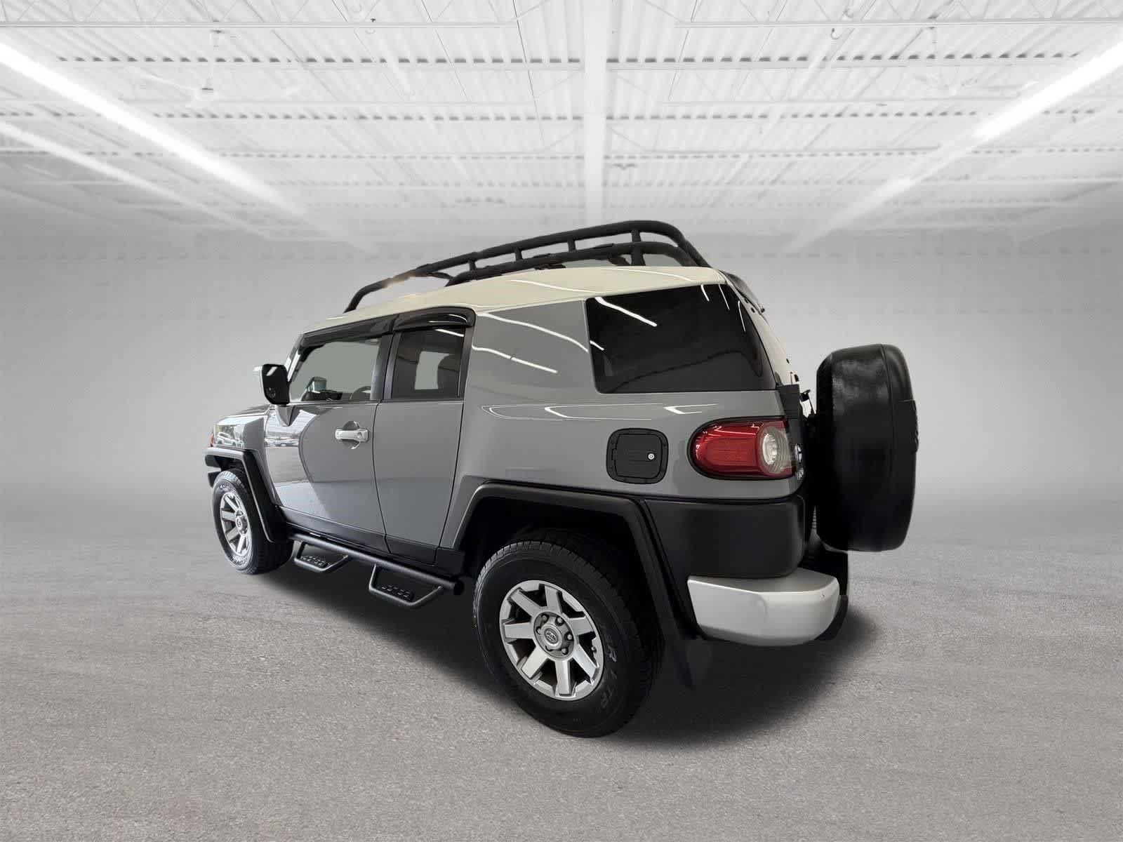 Thumbnail: 2014 Toyota FJ Cruiser - 3