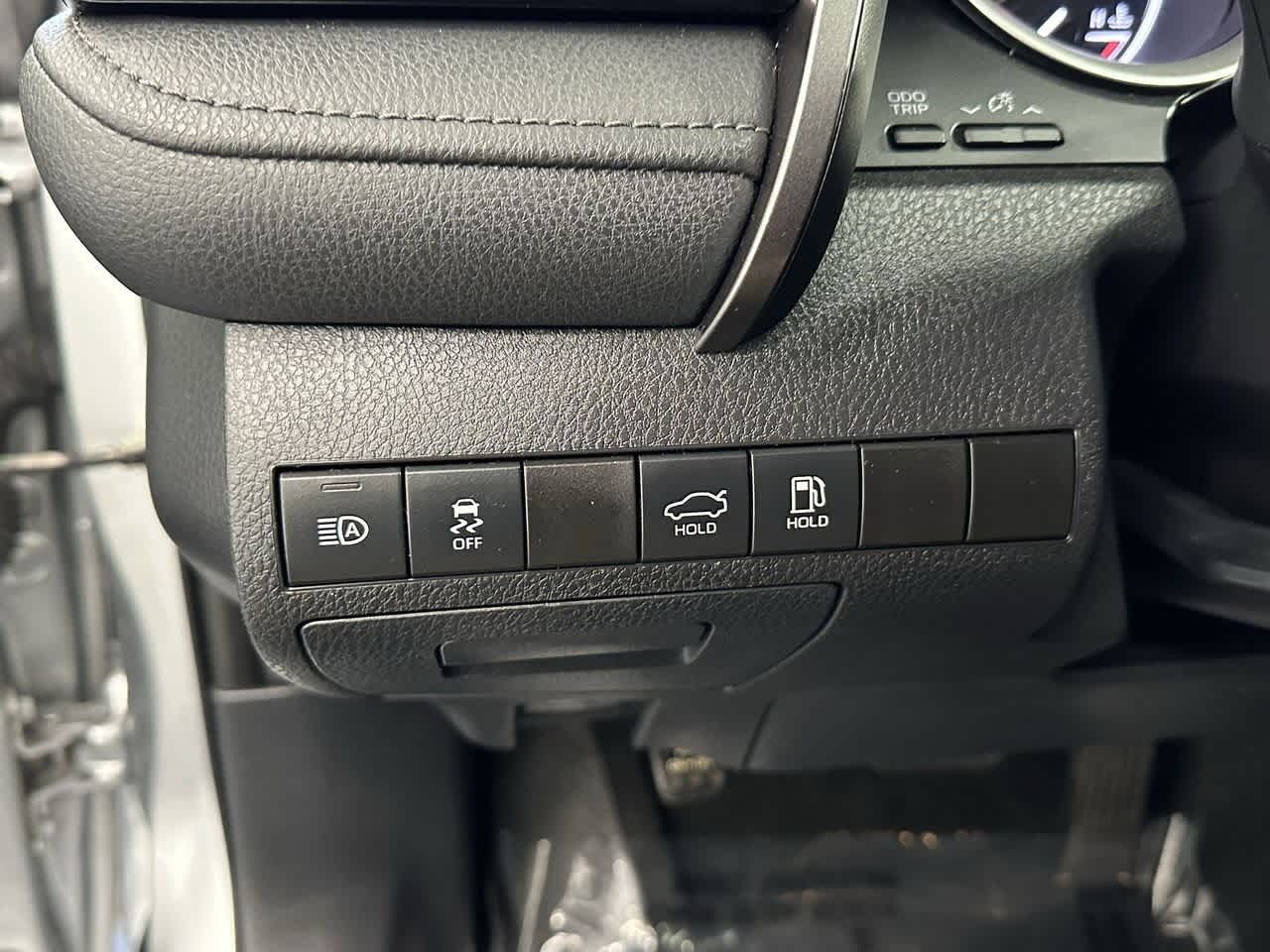 Thumbnail: 2022 Toyota Camry - 12