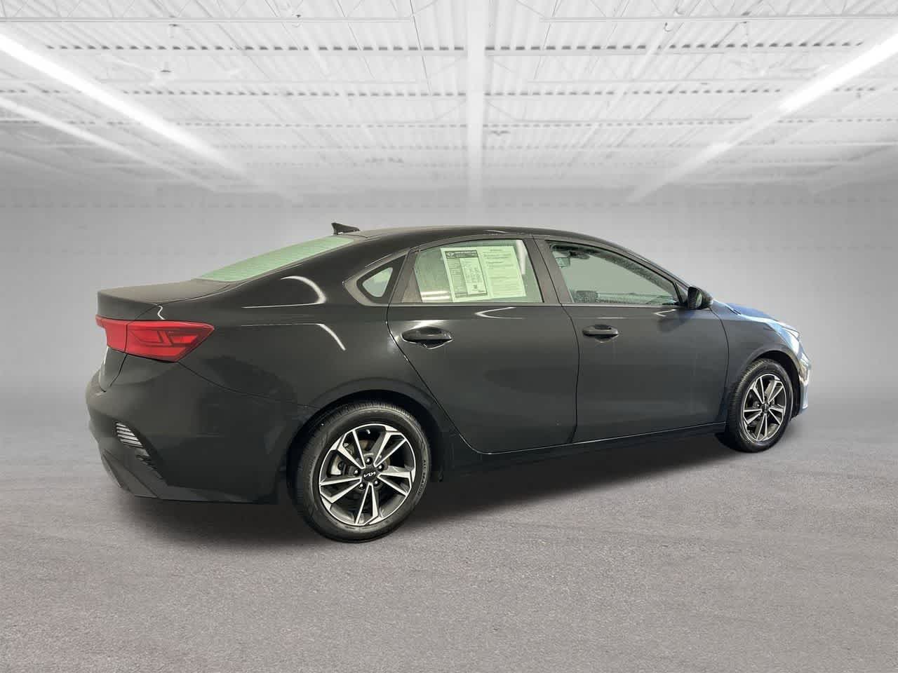 Thumbnail: 2024 Kia Forte - 4