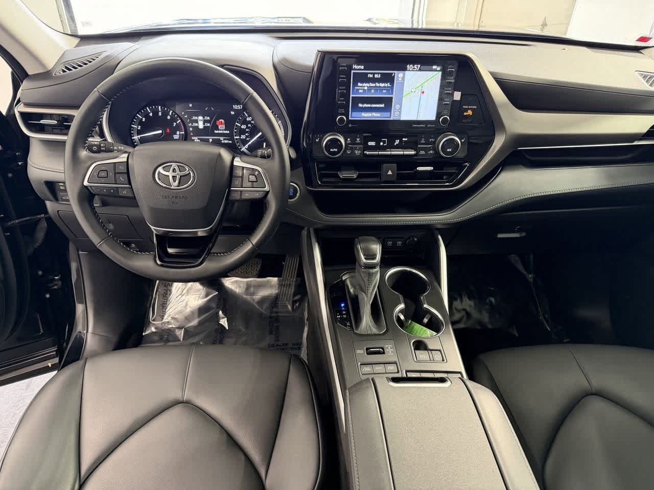 Thumbnail: 2021 Toyota Highlander - 14